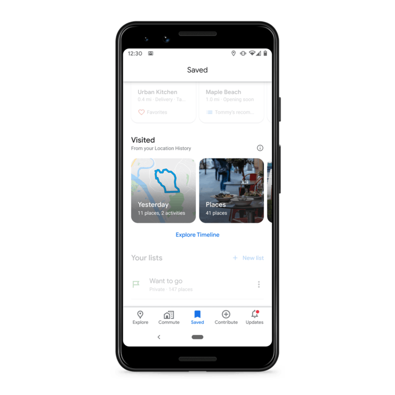 Google マップのメニュ―「訪れた場所」を表示するスマートフォン