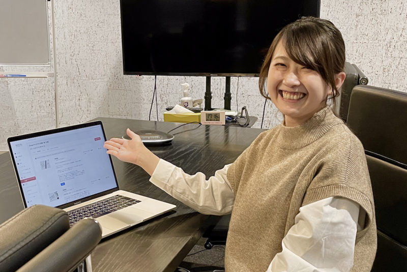 ▲レジーナクリニック マーケティング部の鈴木さん:口コミラボ編集部撮影 ▲レジーナクリニック マーケティング部の鈴木さん:口コミラボ編集部撮影