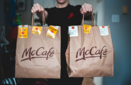 テイクアウトの営業許可は必要か？導入前のポイントと集客アプリ紹介