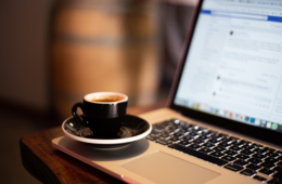 【事例あり】Facebookページを店舗集客に活かすには？メリットとデメリット・機能や登録方法を解説