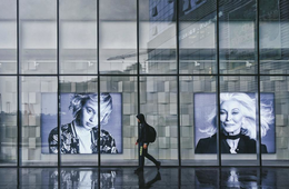 ハロー効果とは？意味・マーケティングに活用する際の注意点