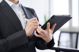 街頭調査のメリットやデメリットは？アンケート回収率を高めるための注意点について紹介