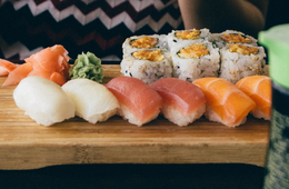 寿司屋が口コミ集客を成功させるには？基本的ポイントと媒体を紹介