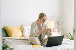 コロナ禍で急増「オンライン化」したモノ・コトまとめ17選：オンラインうどんタクシー、オンライン駐在