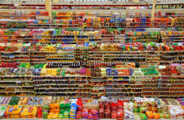 100均好調の裏で、300均「ミカヅキモモコ」破産…競争増す業界、ダイソー・セリアの戦略とは