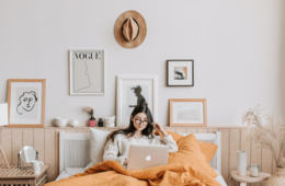 キャズム理論とは？イノベーター理論・市場に普及させる施策・事例を解説