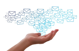 ダイレクトマーケティングとは？メリットとデメリット、企業の活用事例を解説