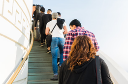 【事例5選】ダイナミックプライシングとは？需給に合わせた価格変動で集客、メリット・デメリットを解説