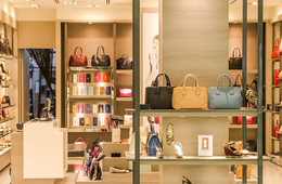 オンライン×小売の取り組み広がる、VR店舗・ライブコマースなど【小売業界動向まとめ 2021年5月】