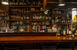 反ワクチン派から☆1口コミ相次ぐ…ニューヨークのバーが被害に