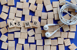  話題のASMRとは｜「音」の効果を活用した企業・観光業によるマーケティングの事例も紹介