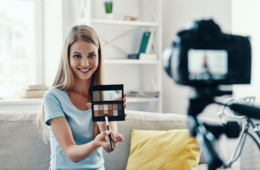 アンバサダーマーケティングとは？事例や効果を解説 商品・サービスのファンによる販促手法