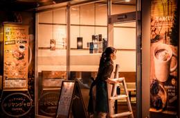 飲食業の労働生産性22.9％減、過去最大の落ち込み　KFC・ほっともっとは上昇、カギはデジタル化