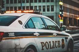 架空の口コミ・評価で宣伝は「不正競争防止法」違反、愛知で逮捕者